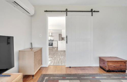 Spacious 2 bedroom home in Niles, Illinois with office, full kitchen and 2 baths - Foto 13