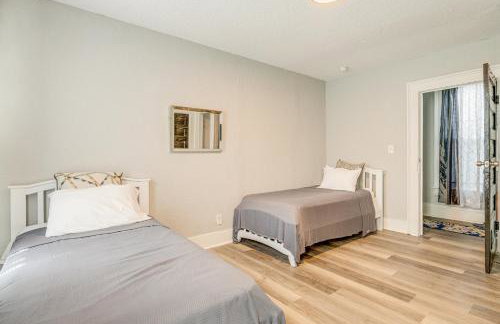 Less Than 1 Mi to EverBank Stadium Retreat with Yard! - Foto 19