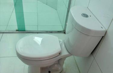 House with four suites with pool and garage - Foto 26