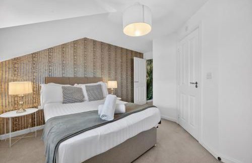 Spacious 4BR Newport Home - Ideal for Families & Groups - Foto 42