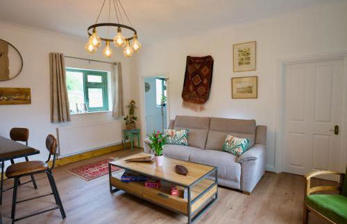 Tring Grange Cottage Sleeps 2 with Onsite Parking - Photo 10