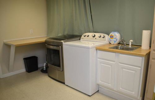 Spacious 2BD near Princeton, Cafes! Family, Backyard, Parking - Photo 31
