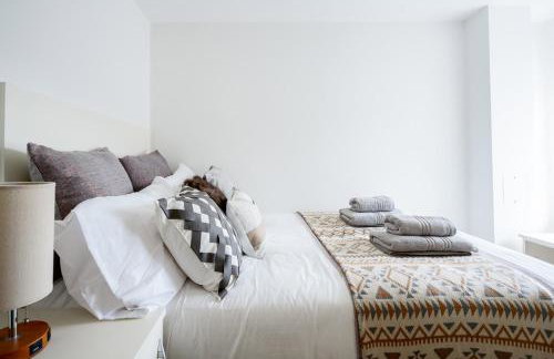 Elegant 4-Story Townhouse Near Victoria Station - Foto 25