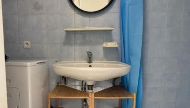 Studio cosy avec mezzanine et parking proche centre - Photo 5