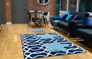 Central Sheffield 3BED 3BATH IV Pent-Apartment - Photo 5