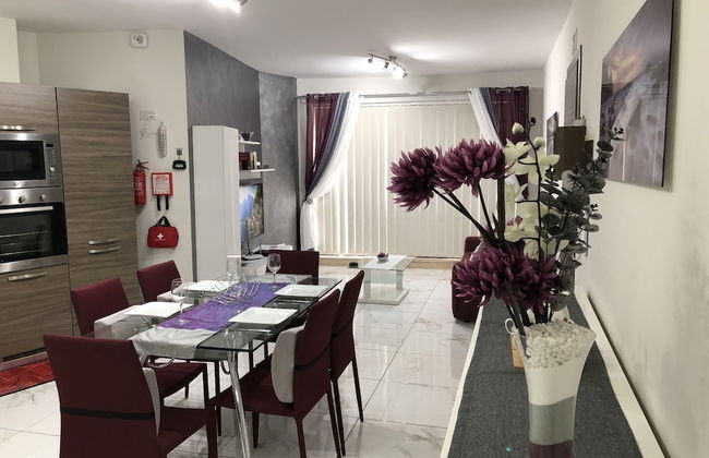 Sea View 2 Bed Apartment Close to Beach - Photo 29