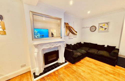 4-Bed Oasis Quiet Culde sac - Foto 26