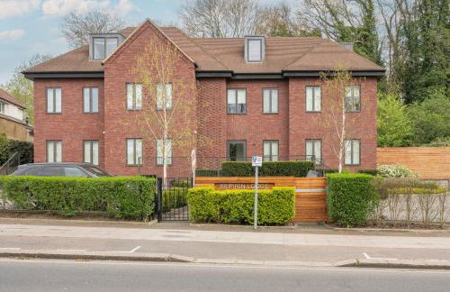 New! Modern Elegant 2-Bed Apartment, free parking - Photo 28