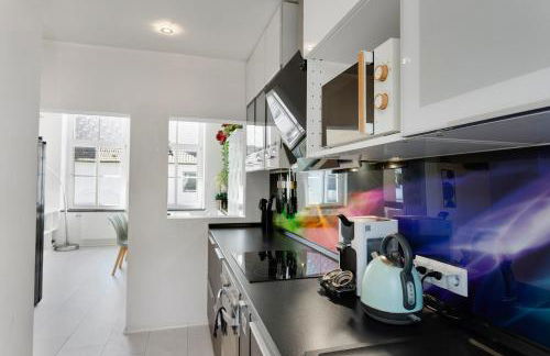 Moderne & Rustikale Wohnung I kostenlose Parkplätze I Zentral I Nähe Köln Messe Deutz I Top Anbindung - Foto 8