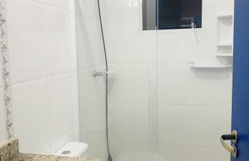 Apto com ar-cond e piscina a 100m mar praia da Enseada - Foto 26