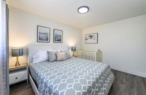 Spacious Disneyland 5 Bedroom 4 Bath House with Game Room - Photo 41