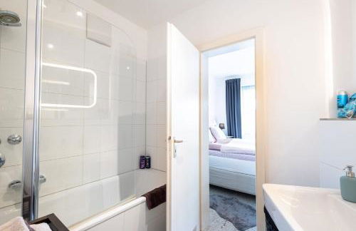 Rob's Suite - Zentrale Design-Suite am Opernplatz, 2 Zimmer, 2 Bäder und Top-Ausstattung - Foto 44