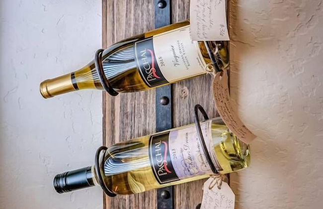 Redtail Suites ~ Entire Home ~ Sleeps 12 ~ Tesla Station - Foto 34