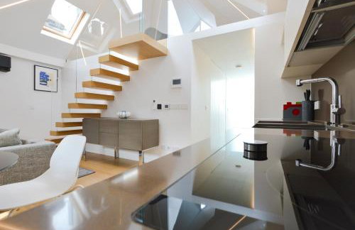 Soho Penthouse by Concept Apartments - Photo 23