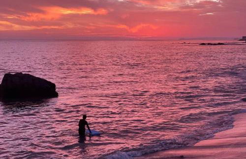 Malibu Beachfront Home with Rock Spa Ocean Views & Huge Deck - Foto 34