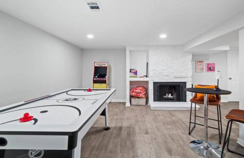 Spacious and Luxury Designed Ranch with Game Room - Foto 48