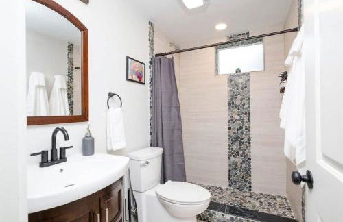 Serene Place Walk to UF Stadium Near Shands & Downtown - Foto 25