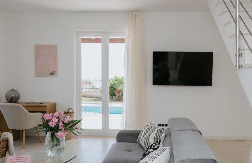 Villa Oleander by Domus Mirus - Rooftop Cinema & Pool & 6min Walk to Beach - Photo 14