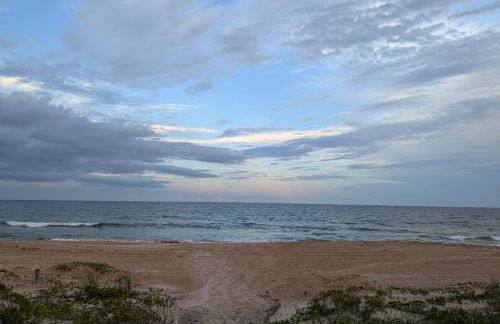 Beautiful Ormond Beachfront House! - Photo 37