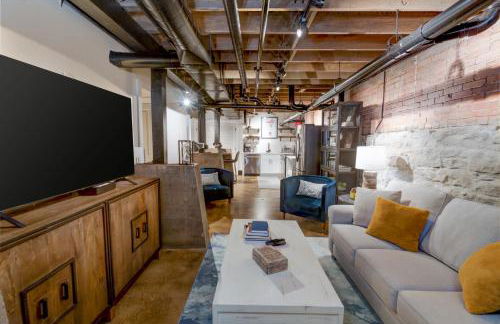 Historic Stay Near Downtown - Foto 1