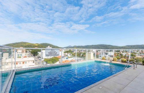 Apartamento com piscina e vista para montanha - Foto 1