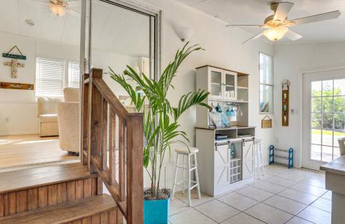 Community Pool and Perks! Nokomis Home 3 Mi to Beach - Foto 11