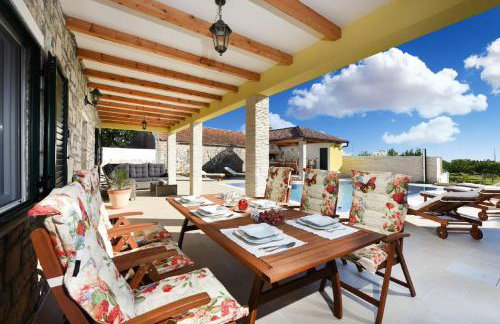 Beautiful Villa Petra with Summer Kitchen and Pool - Foto 7
