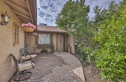 Family Friendly! Poolside Desert Oasis in Glendale - Foto 21