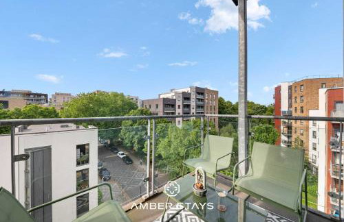Modern 3 Bed Apartment in Acton by Amber Stays, Perfect for Business & Contractors - Photo 32