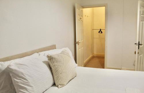 4 bedroom home with games room - sleeps 8 Perfect for families, groups and contractors - Foto 13