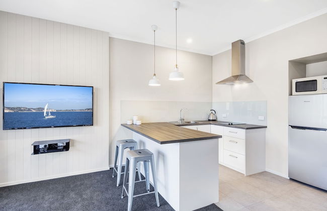 Moonlight Bay Apartments - Photo 12