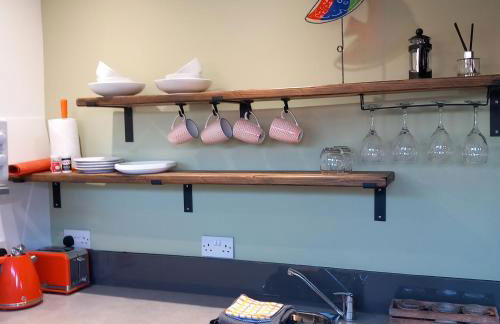 Thistles -Private Entrance Studio - Photo 4