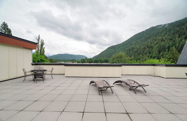 Breathtaking Bliss 2BR Penthouse - Photo 36