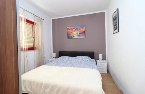 Apartment C.S. with the pool - Photo 8