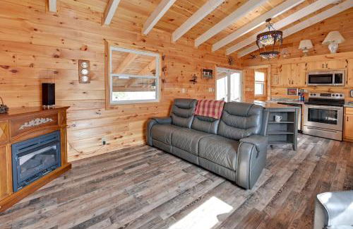 Bring a Pet Peaceful Frenchburg Cabin on 1 Acre - Foto 3
