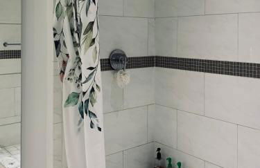 Entire luxury apt midtown with pool, gym, and sauna - Foto 11