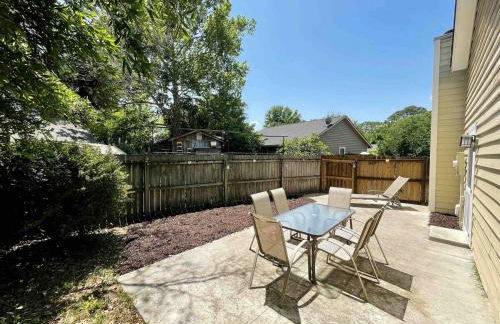 Lowcountry Oasis - 3 bed 2 bath - 5 min to beach - Photo 2