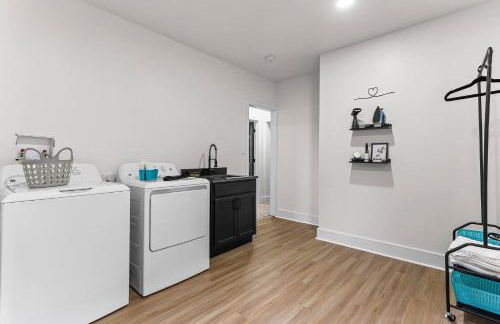 Spacious 4BR House Near Downtown, Perfect for Groups & Pets - Foto 47