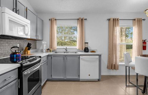 Amazing Star Wars Villa with Arcade & Theater, Private Pool, 3 King, Near Disney - Photo 22