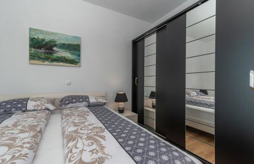 Villa Confido - Luxury 3BR Apartment with Private Pool near Trogir - Photo 43