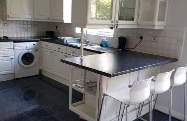 Hendon Home - Photo 3