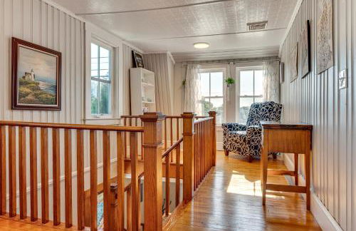 Hot Tub and Fireplace Coastal Getaway in Maine - Foto 25