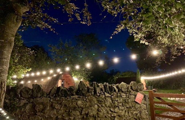 Cozy Winter Hot Tent With Log Burner, Tv & Hot tub - Foto 12