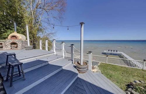 Spectacular Suttons Bay Stay - Game Room Kayaks Pizza Oven & More - Foto 14