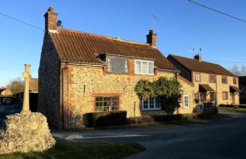 Pilgrims - Traditional flint cottage with open fire - Foto 1