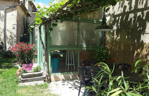 La Boissetane, maison provençale avec piscine et jardin, au pied du Luberon - Foto 35