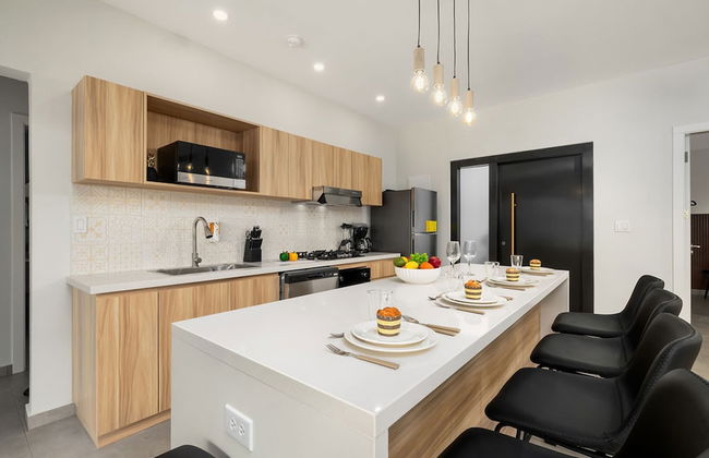 Brand NEW 3br2ba w Private Pool Amazing Location - Foto 3