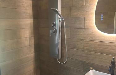 Gîte Charme et Détente, Sauna, Spa,étang et Terrasse Privée - Foto 2