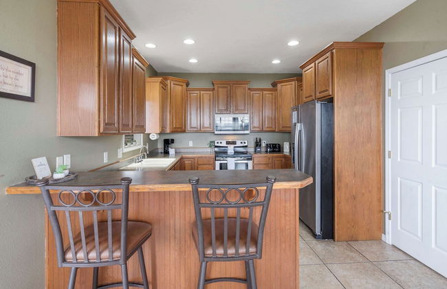 The Greenview Manor - Lake Views - Photo 9