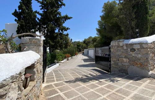 RETREAT VILLA BY THE SEA WITH POOL IN PORTO HELI - Foto 34